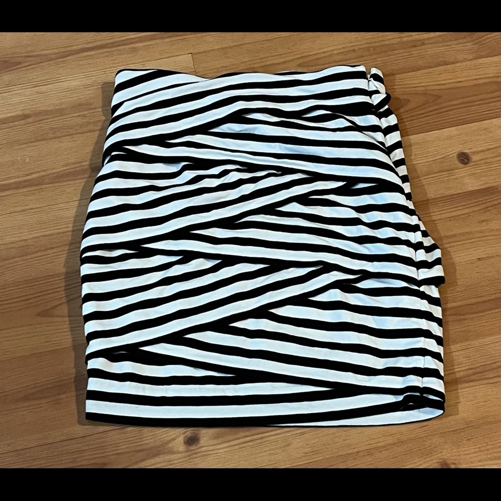 White House black market size 4